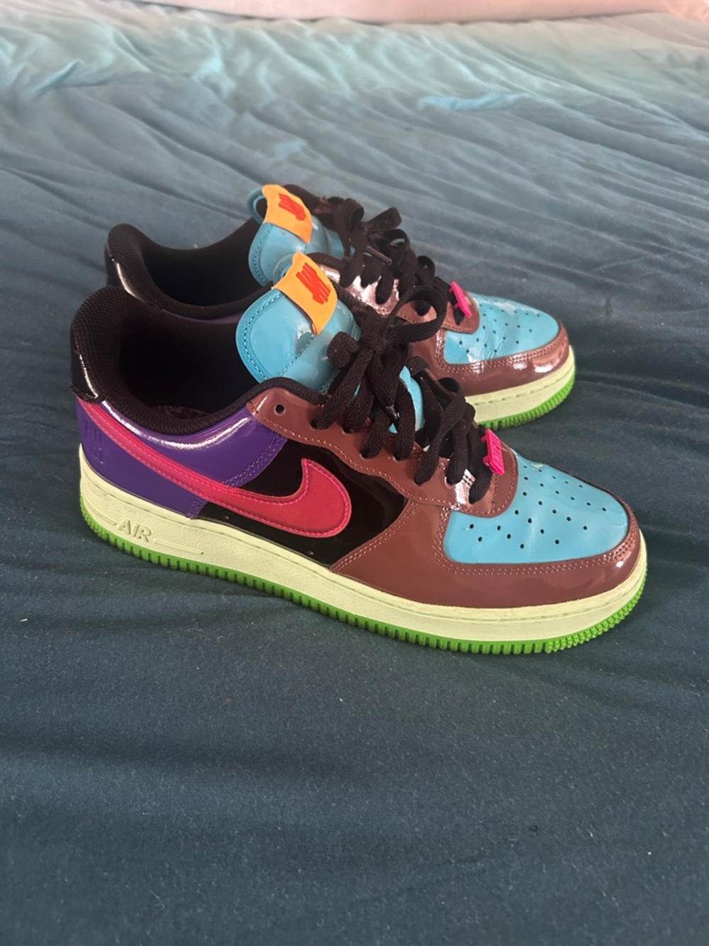 Nike Multicolor Low-Top Sneakers with Turquoise, Brown & Pink Accents